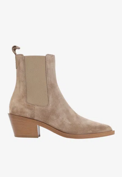 Gianvito Rossi Wylie 45 Ankle Suede Boots In Neutral