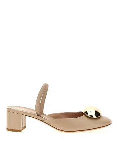 Gianvito Rossi Slingback Décollet In Beige
