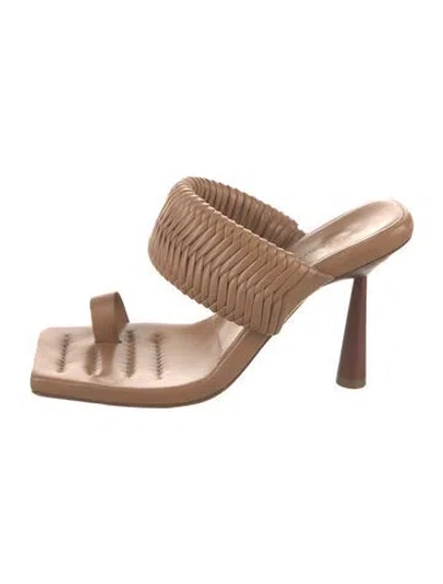 Pre-owned Gia/rhw Leather Braided Accents Slides In Brown