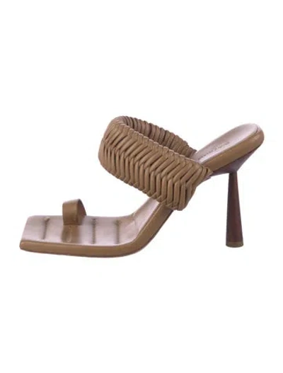 Pre-owned Gia/rhw Leather Slides In Neutral