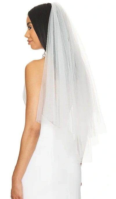 Gigi & Olive Classic Veil In 白色