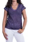 Gigi Moda Bella Vita V Neck T-shirt In Purple In Purple