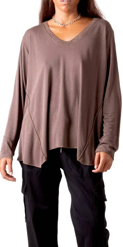 Gigi Moda Bettina V-neck Sweater In Chocolate In Purple