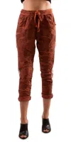 Gigi Moda Caterina Camo Slim Pants In Rust In Multi