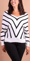 Gigi Moda Chevron Batwing V-neck Sweater In White In White