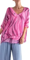 Gigi Moda Diana Wave Print V-neck Blouse In Hot Pink In Pink