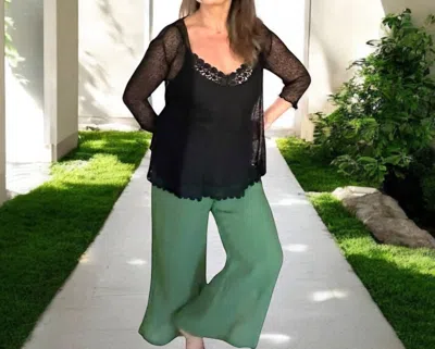 Gigi Moda Flo Linen Capri Pants In Leaf Green