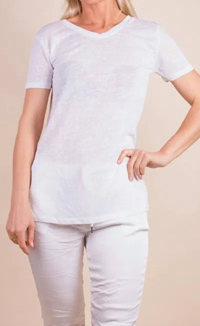 Gigi Moda Nico Linen Top In White In Gray