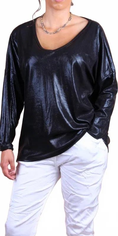 Gigi Moda Luminare V-neck Top In Black In Blue
