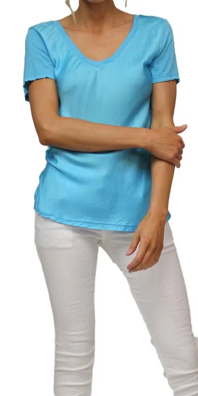 Gigi Moda Nola Satin Short Sleeve Tee In Turquoise In Blue