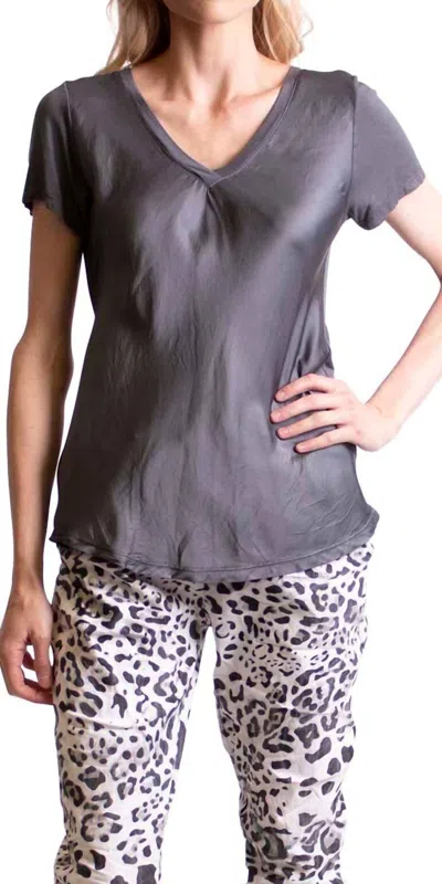 Gigi Moda Satin V-neck Short Sleeve Tee In Charcoal In Purple