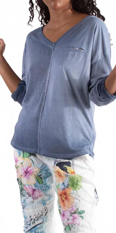 Gigi Moda Piamo Two Tone V-neck Knit Top In Blue