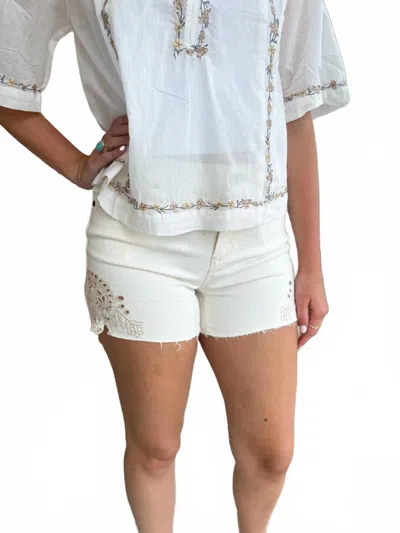 Gigi Women's Side Embroidery Mid-rise Short In White