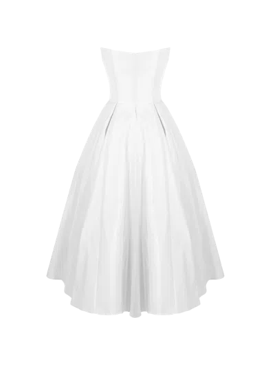 Gigii's In White