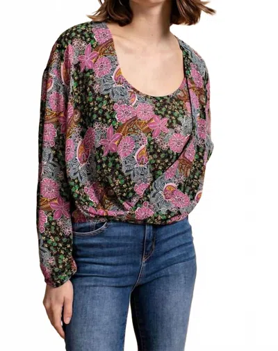 Gigio Floral Print Scoop Neck Top In Black/orchid In Multi