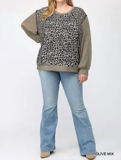 Gigio Leopard And Ditsy Mixed Print Dolman Top In Olive In Grey