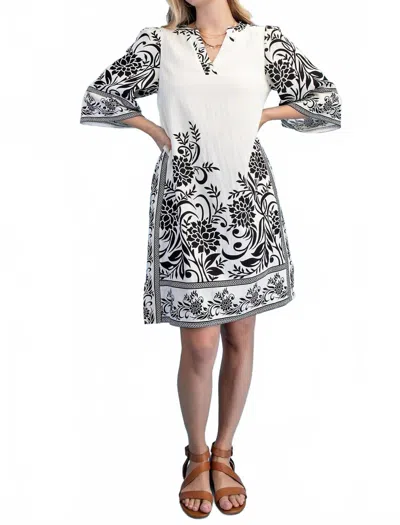 Gigio Shelby Printed V-neck Dress In Black / White In Multi
