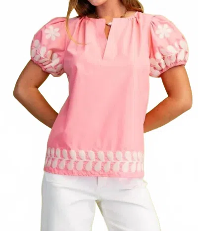 Gigio Short Puff Sleeve V-neck Top In Coral In Pink