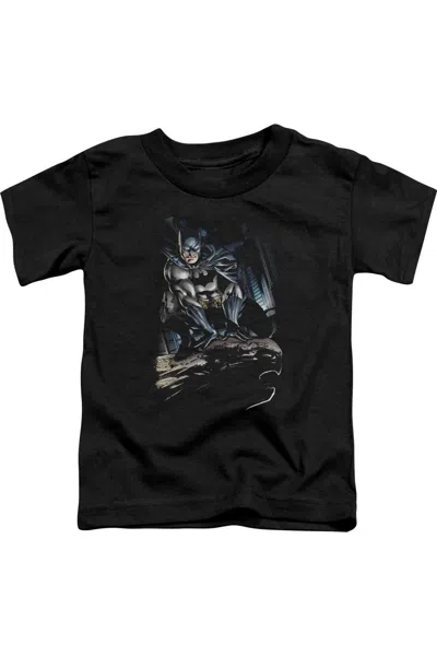 Gildan Kids' Batman Perched Short Sleeve Youth Tee / T-shirt In Black