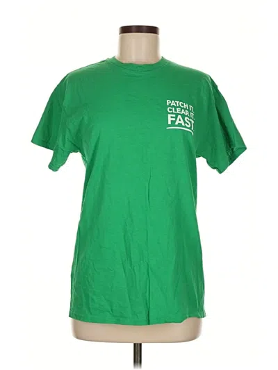 Pre-owned Gildan Short Sleeve T-shirt In Green