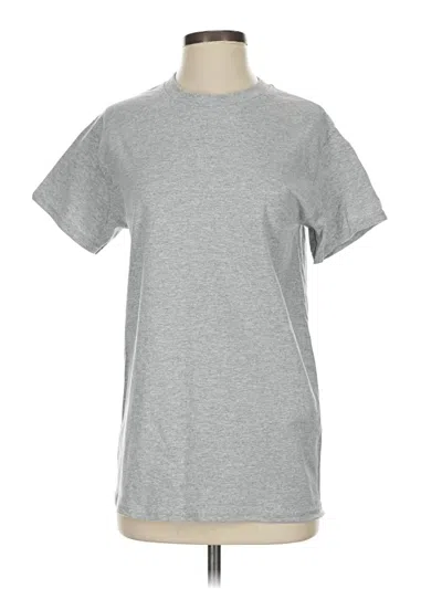 Pre-owned Gildan Short Sleeve T-shirt In Silver