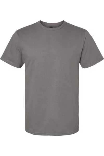 Gildan Softstyle Midweight T-shirt In Pink