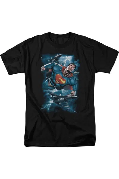 Gildan Superman Stormy Flight Short Sleeve Adult Tee / T-shirt In Black