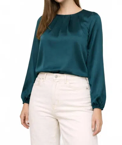 Gilli Addie Long Sleeve Top In Satin In Multi