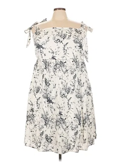 Pre-owned Gilli Casual Dress In Ivory