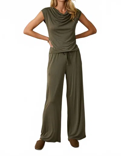 Gilli Cowl Neck Cap Sleeve Top In Olive In Green