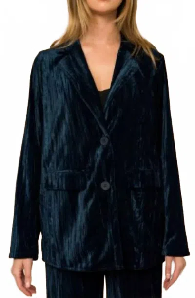 Gilli Crushed Velvet Blazer In Dark Teal In Blue