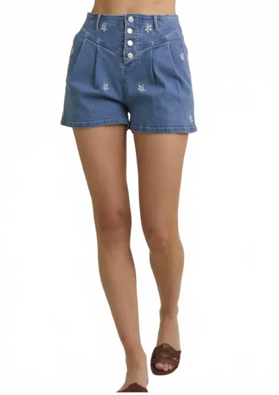 Gilli Floral Embroidery Pleated Shorts In Light Denim In Blue