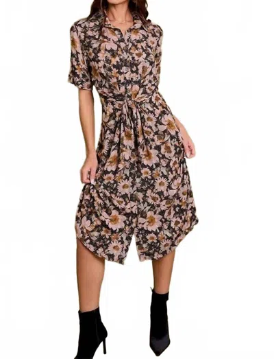 Gilli Half-sleeve Floral Midi Dress In Black In Multi