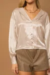 Gilli Oversized Flowy Button Down Shirt In Champagne In White