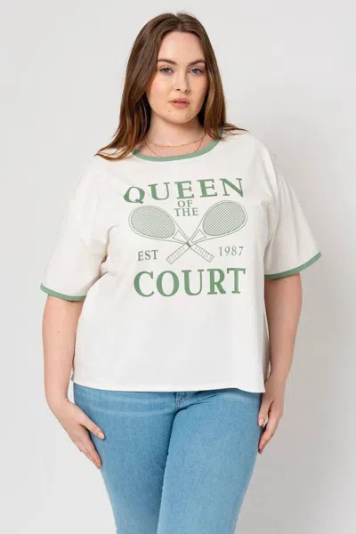 Gilli Queen Of The Court Ring Neck Graphic Tee - Plus In White In Yellow
