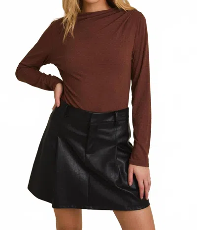 Gilli Shirred Long Sleeve Top In Brown