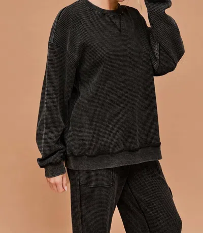 Gilli Textured Knit Ribbed Top In Black