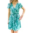 Gilli This View Never Gets Old Dress In Green/white In Multi