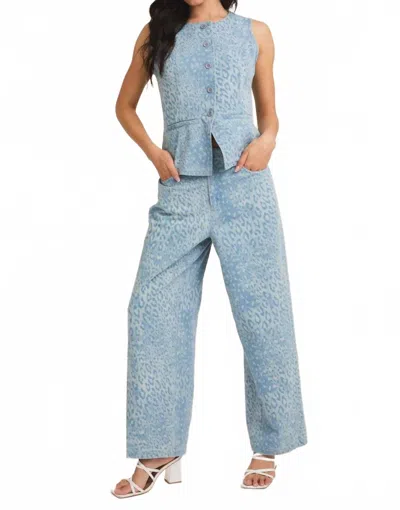 Gilli Wild Cheetah Print Denim Top And Pants Set In Denim Leopard In Blue