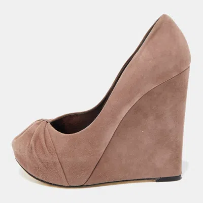 Gina Dusty Pink Pleated Suede Wedge Pumps In Neutral