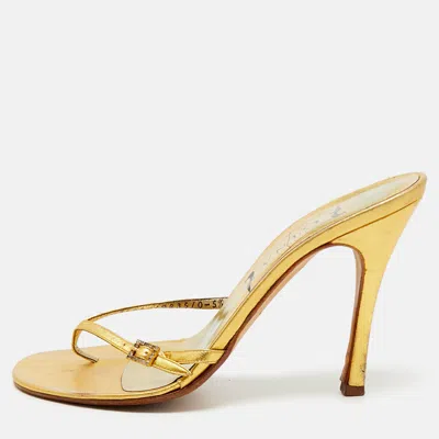 Gina Gold Leather Thong Sandals In Yellow