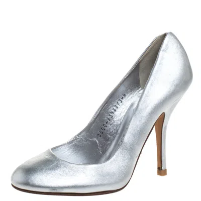 Gina Metallic Silver Leather Round Toe Pumps In Gray