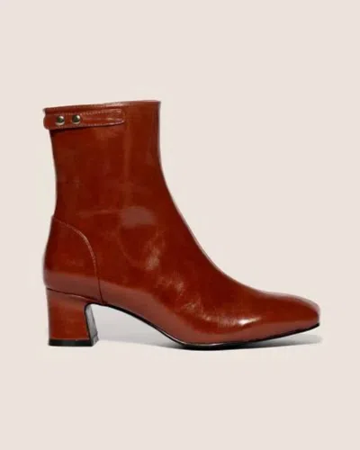 Gini & Albert Women's Wyn Boots In Hot Toddy In Brown