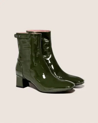 Gini & Albert Women's Wyn Boots In Martini Patent Leather In Green