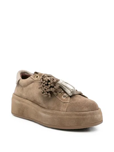 Gio+ 150 Olivia Tassel-detail Platform Sneakers In Brown