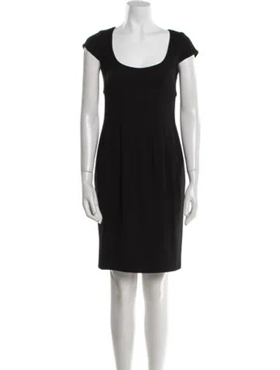Pre-owned Gio' Guerreri Scoop Neck Knee-length Dress In Black