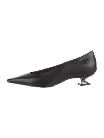 Pre-owned Giorgio Armani Leather Pumps In Black