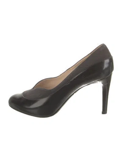 Pre-owned Giorgio Armani Leather Pumps In Black