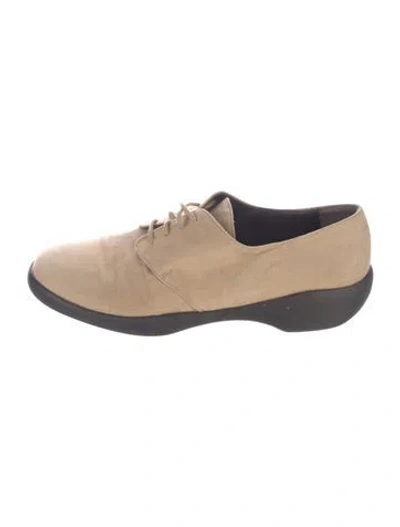 Pre-owned Giorgio Armani Suede Oxfords In Neutral