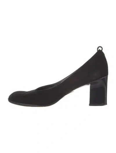 Pre-owned Giorgio Armani Suede Pumps In Black